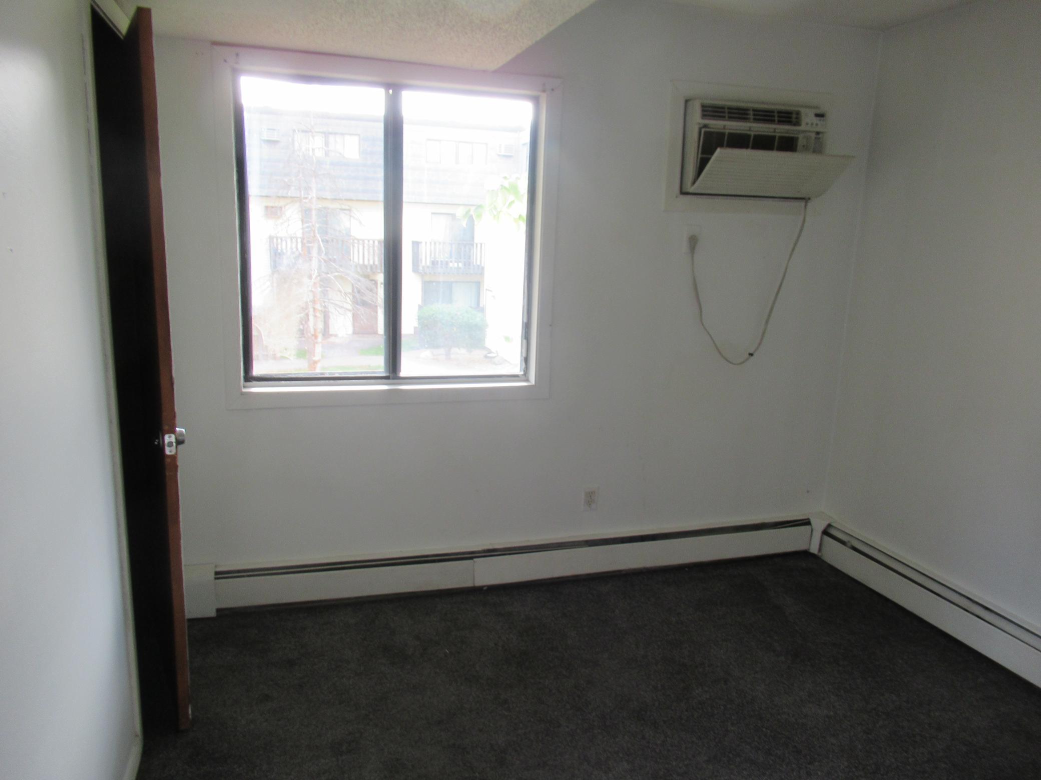 Property image 8 / 12