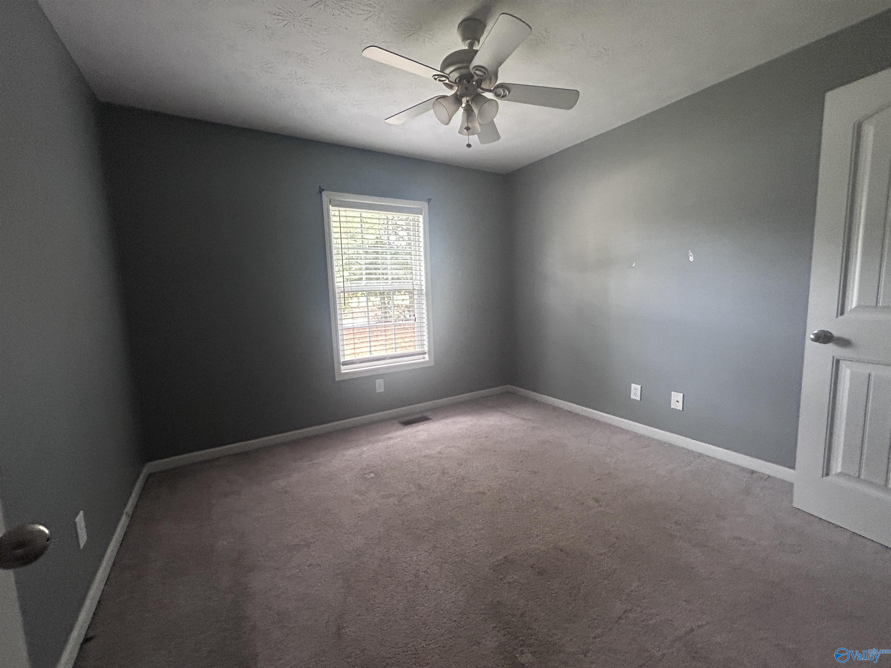 Property image 8 / 12