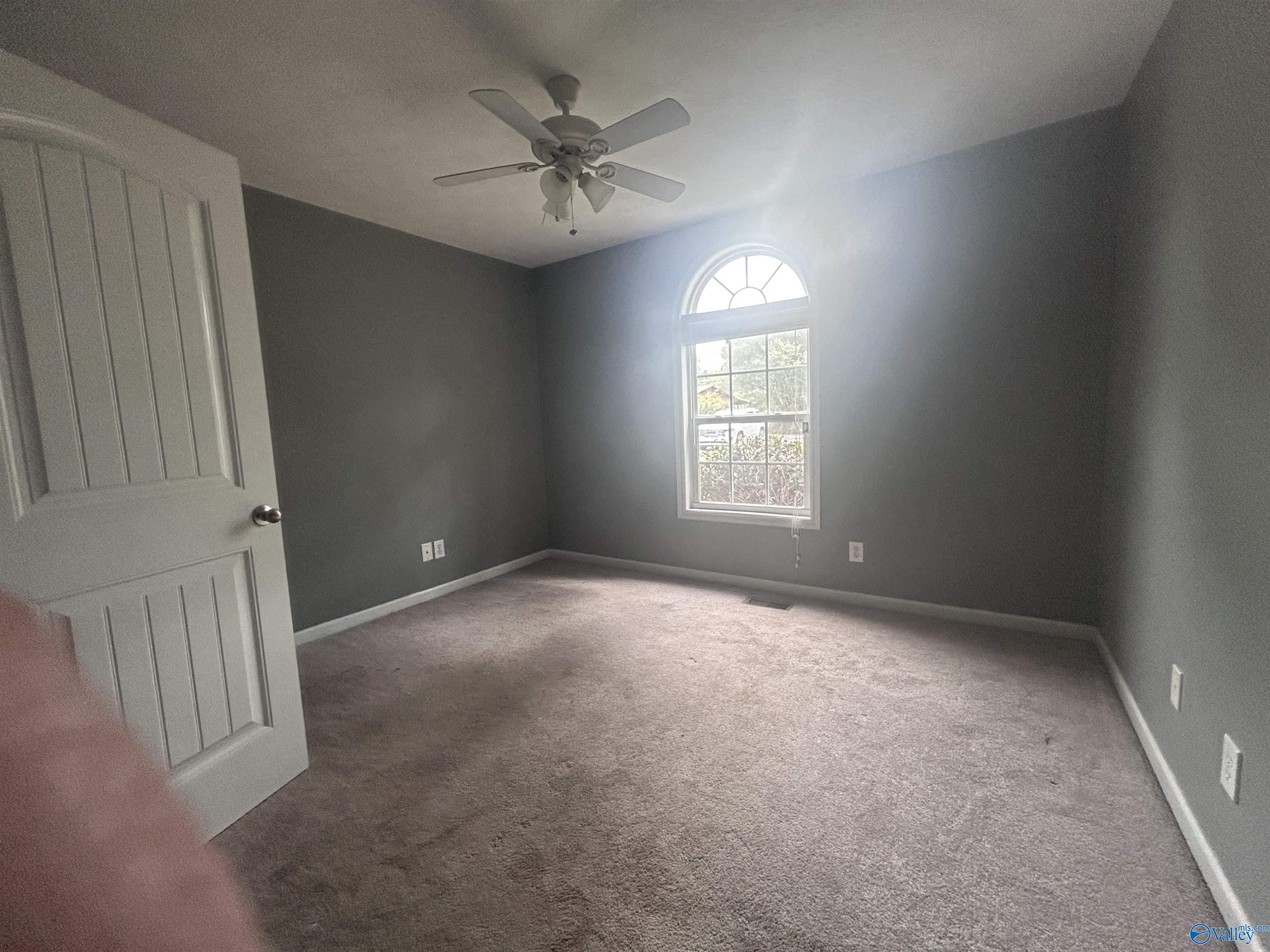 Property image 9 / 12