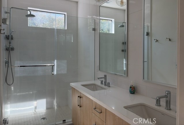 Property image 11 / 12