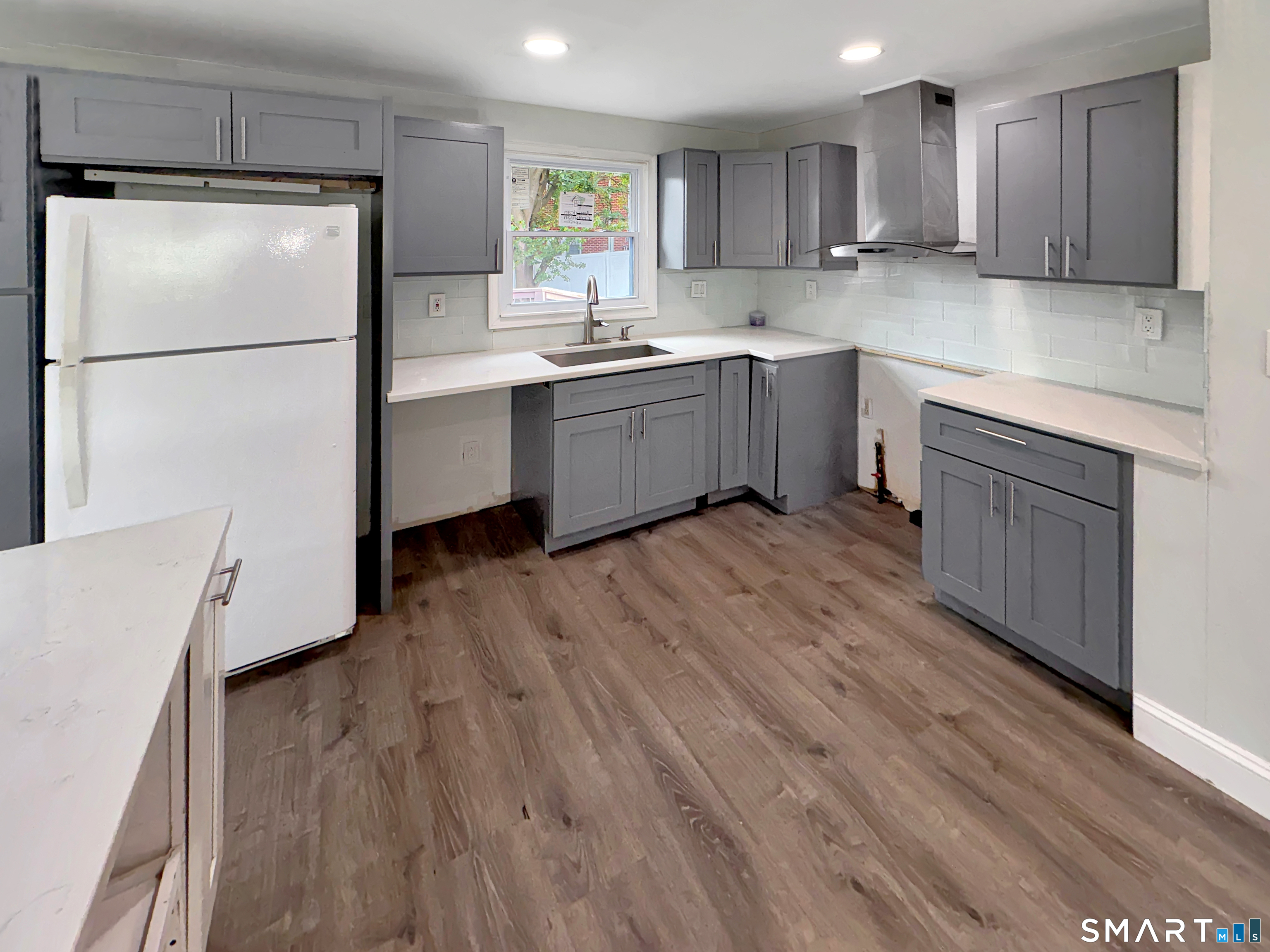 View property gallery image 3