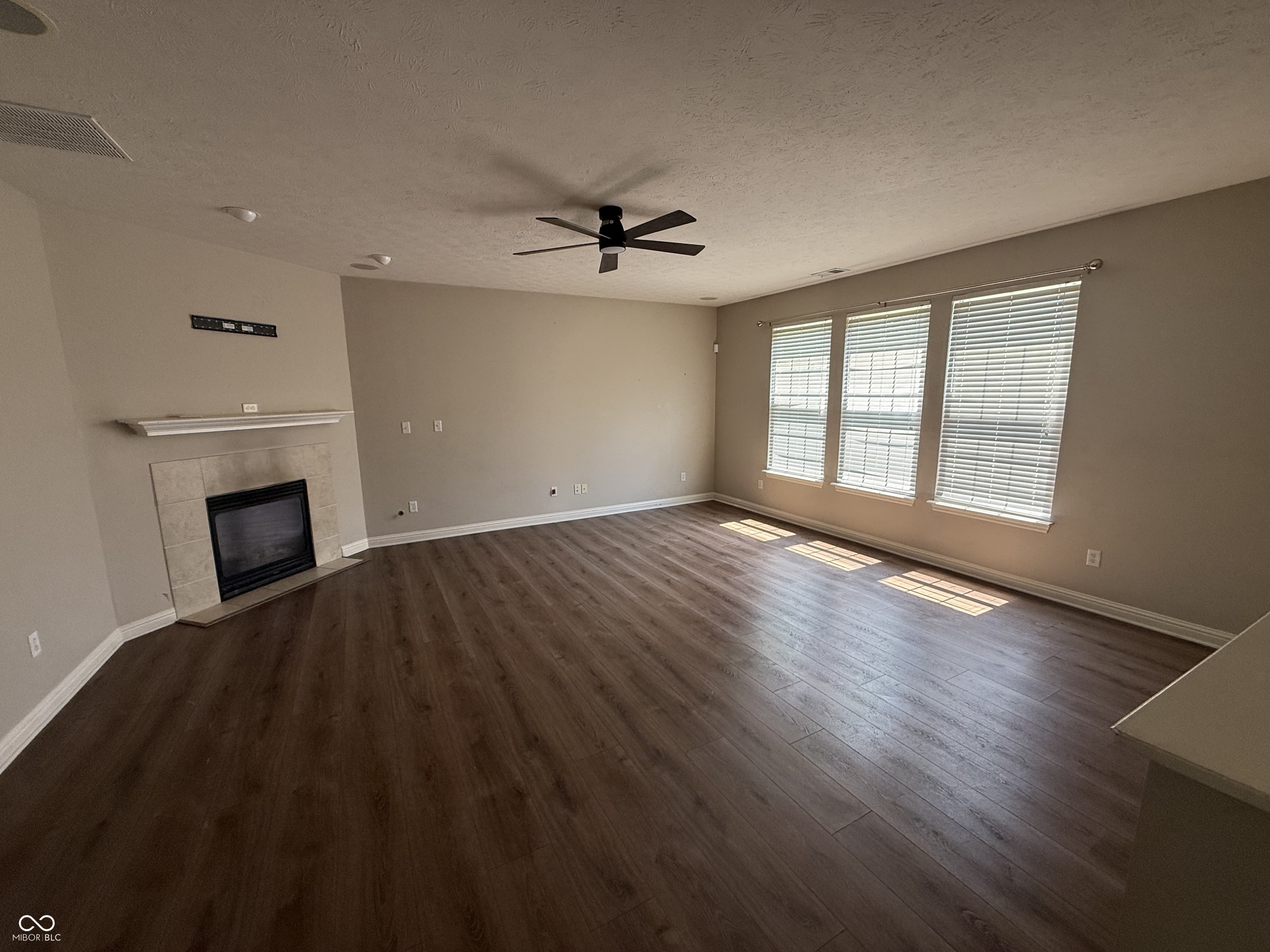 View property gallery image 3