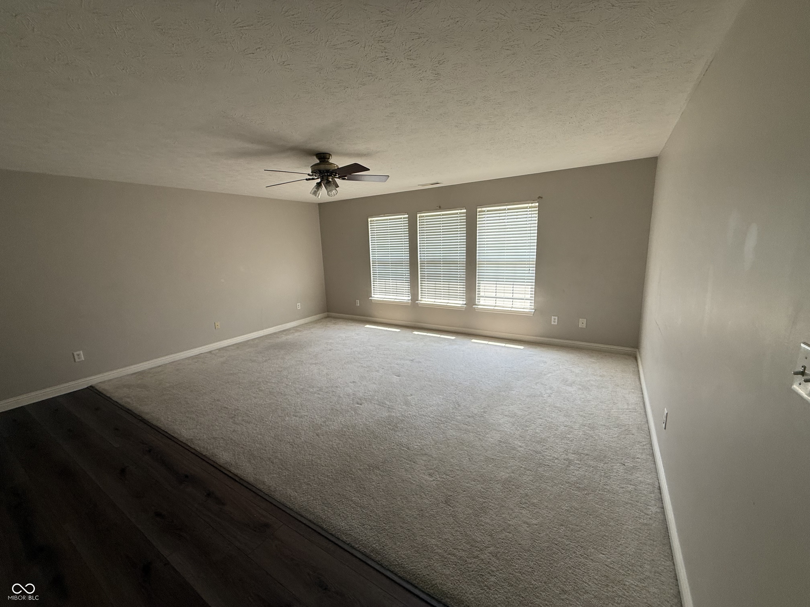 View property gallery image 4