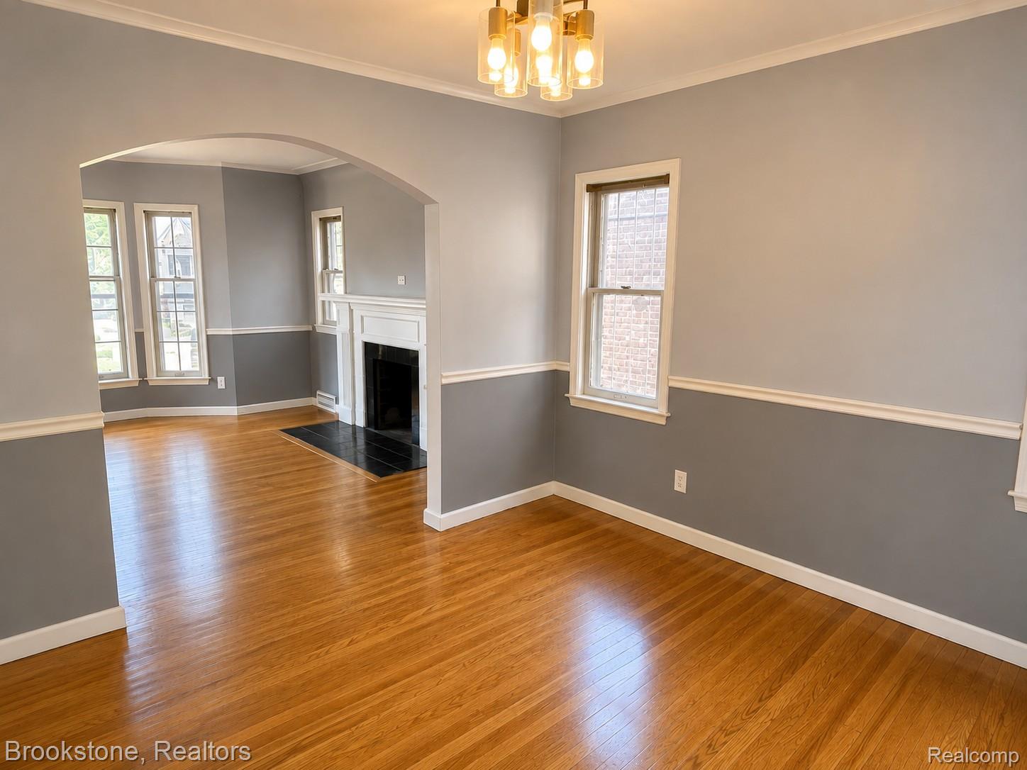 View property gallery image 4