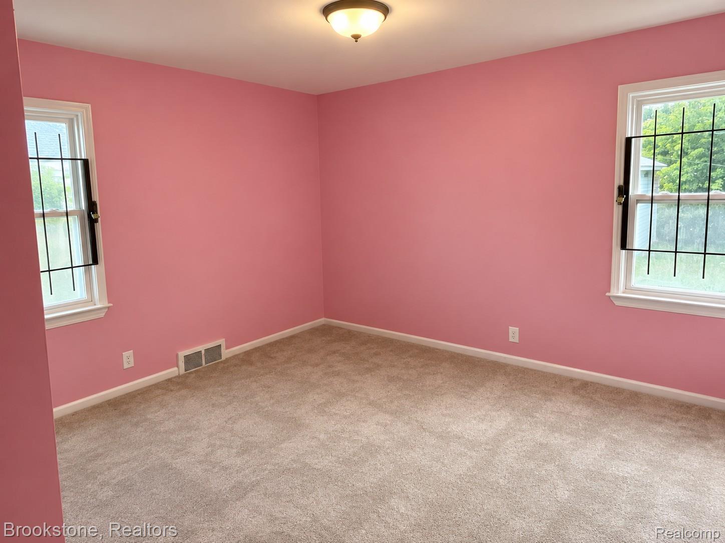 Property image 15 / 17