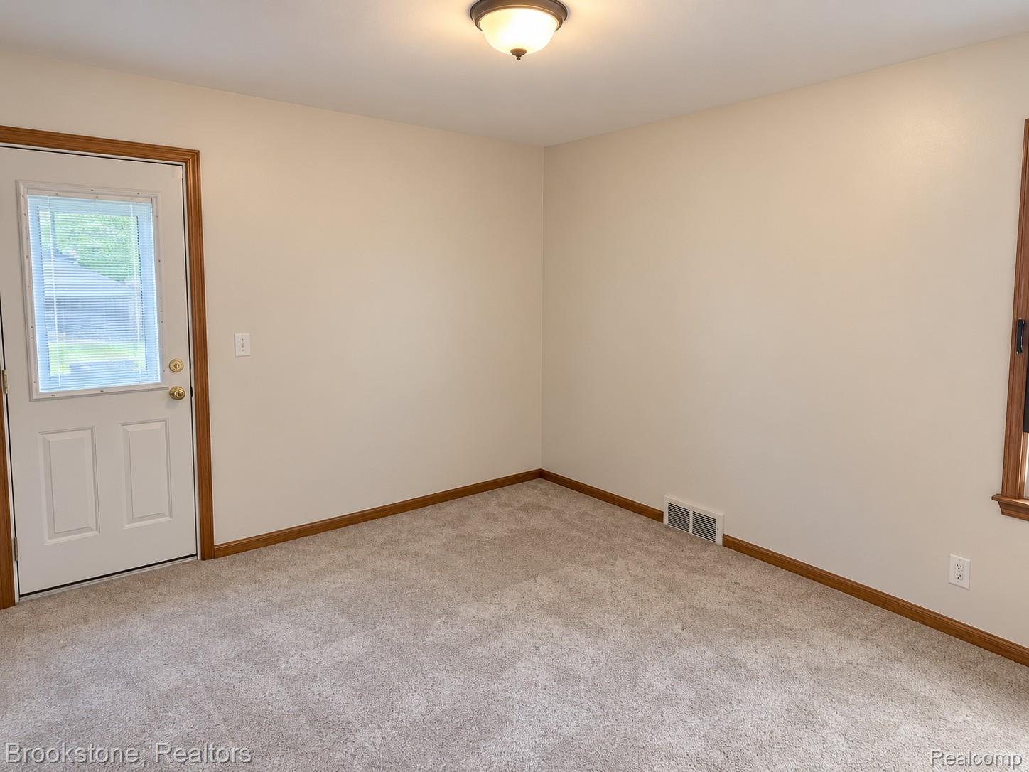 Property image 16 / 17