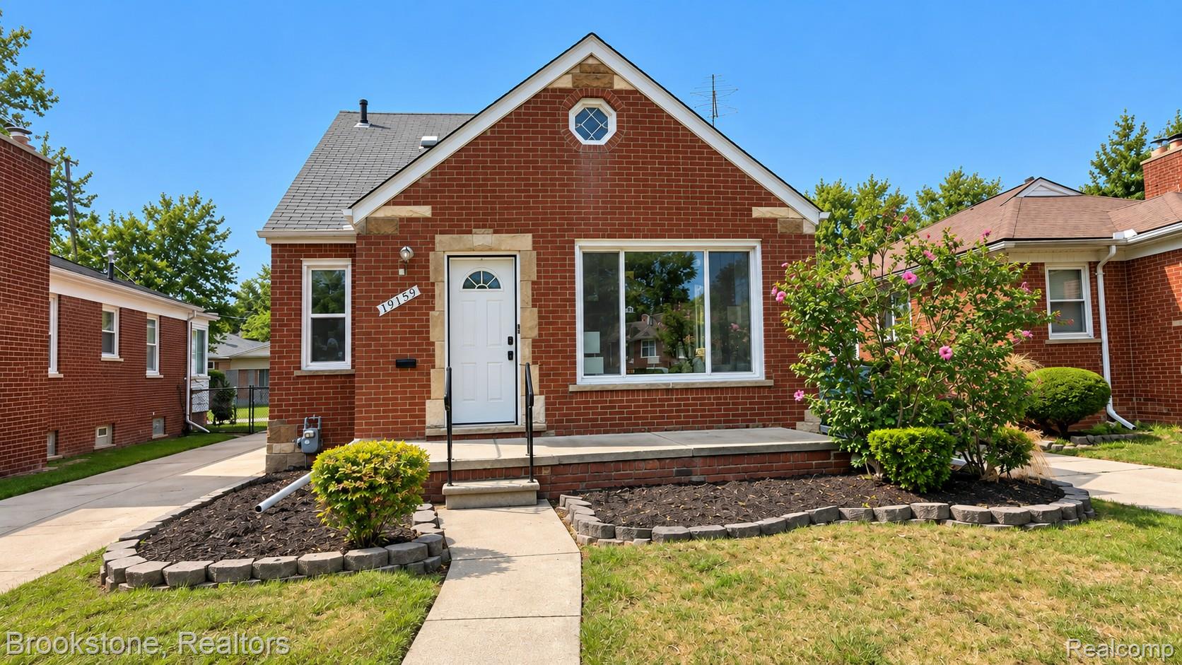 View property gallery image 2