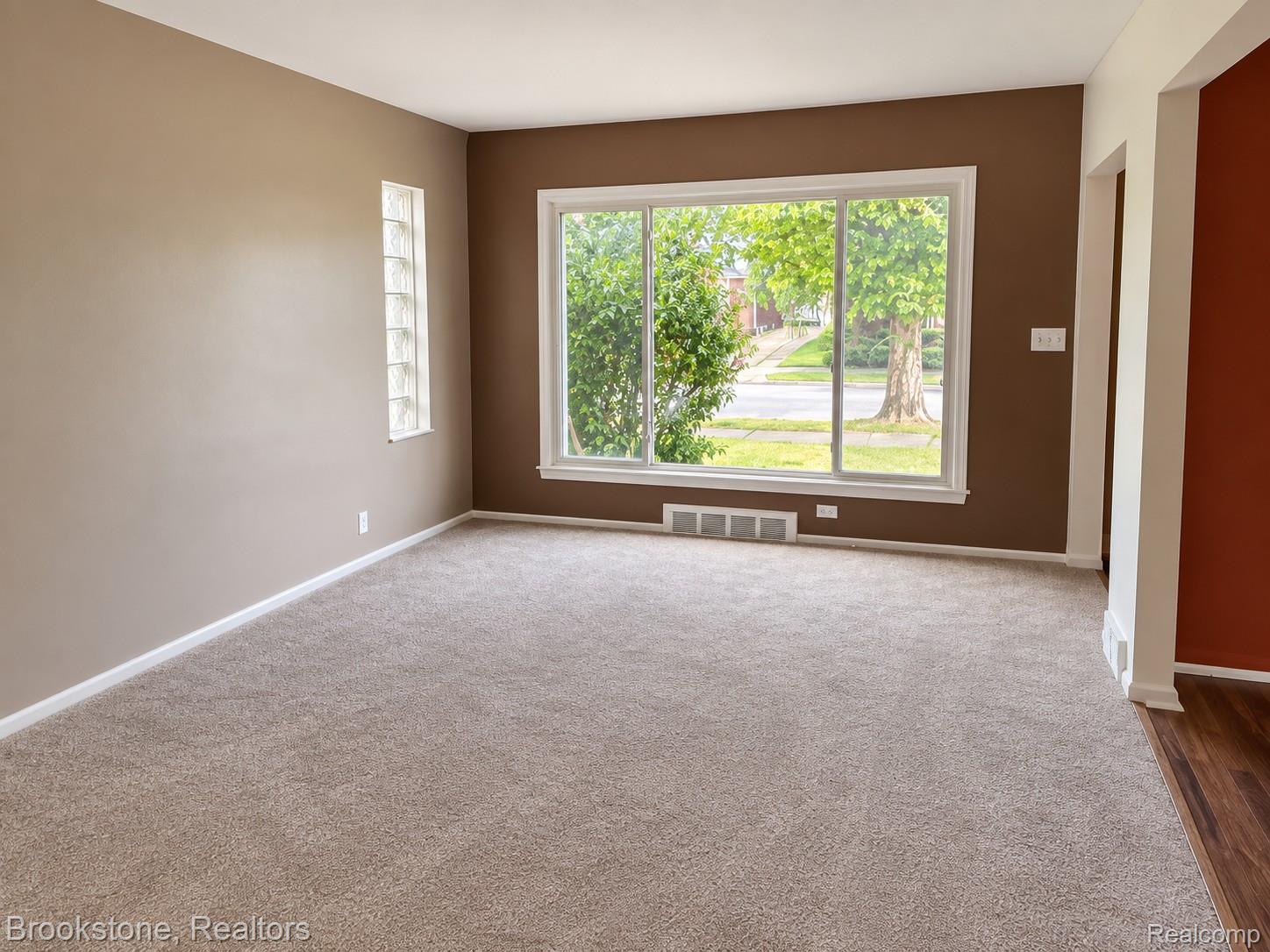 View property gallery image 5