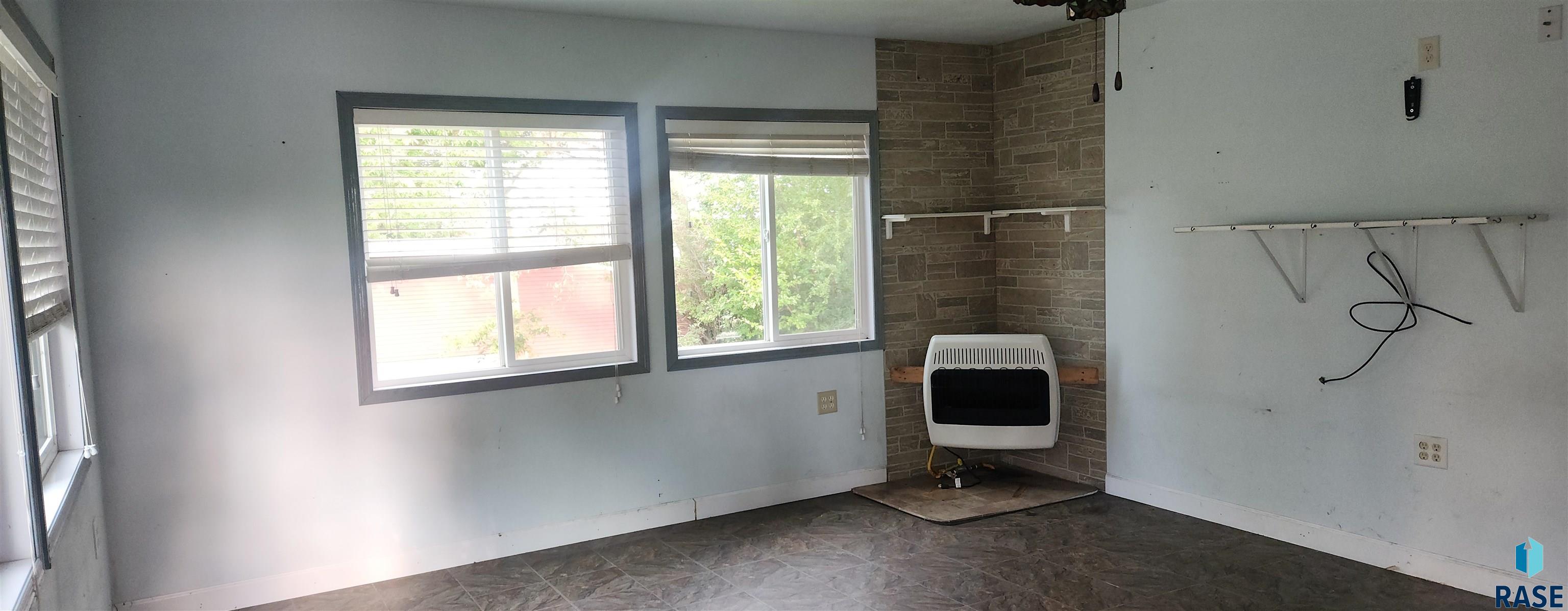 View property gallery image 2
