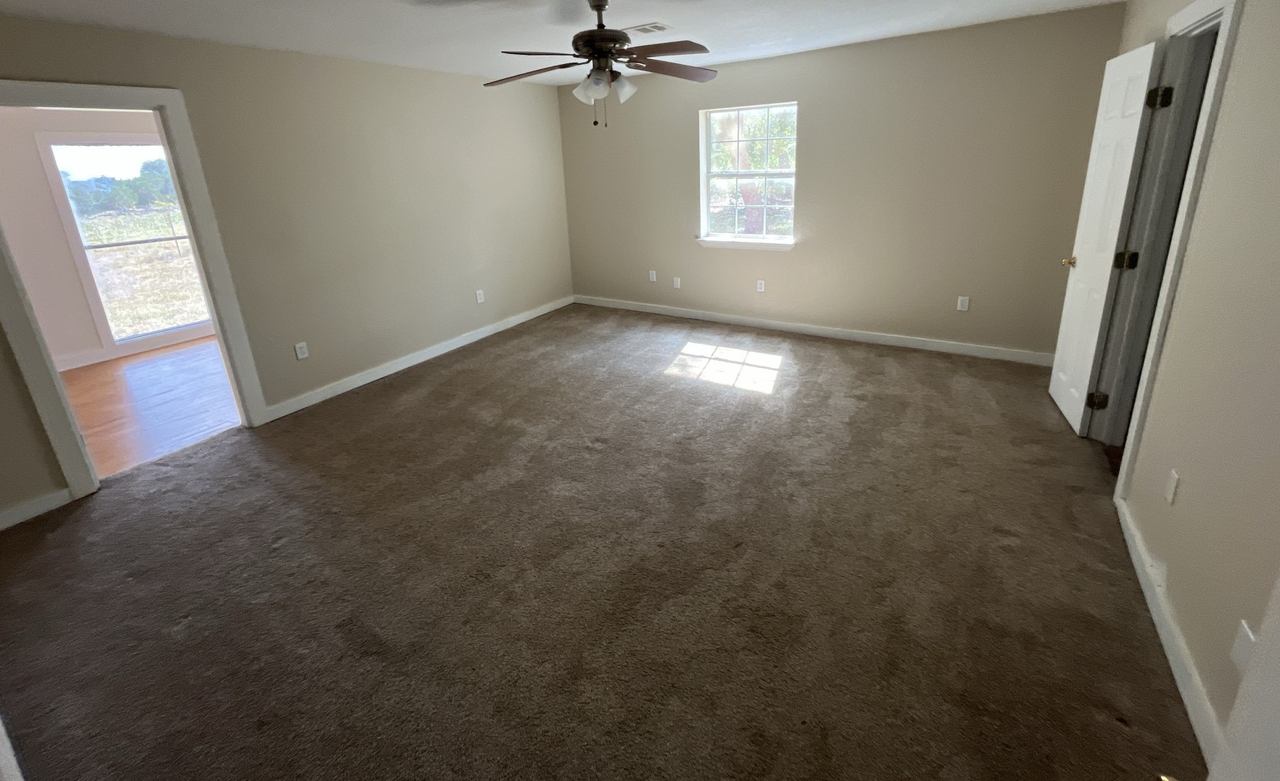 Property image 10 / 23