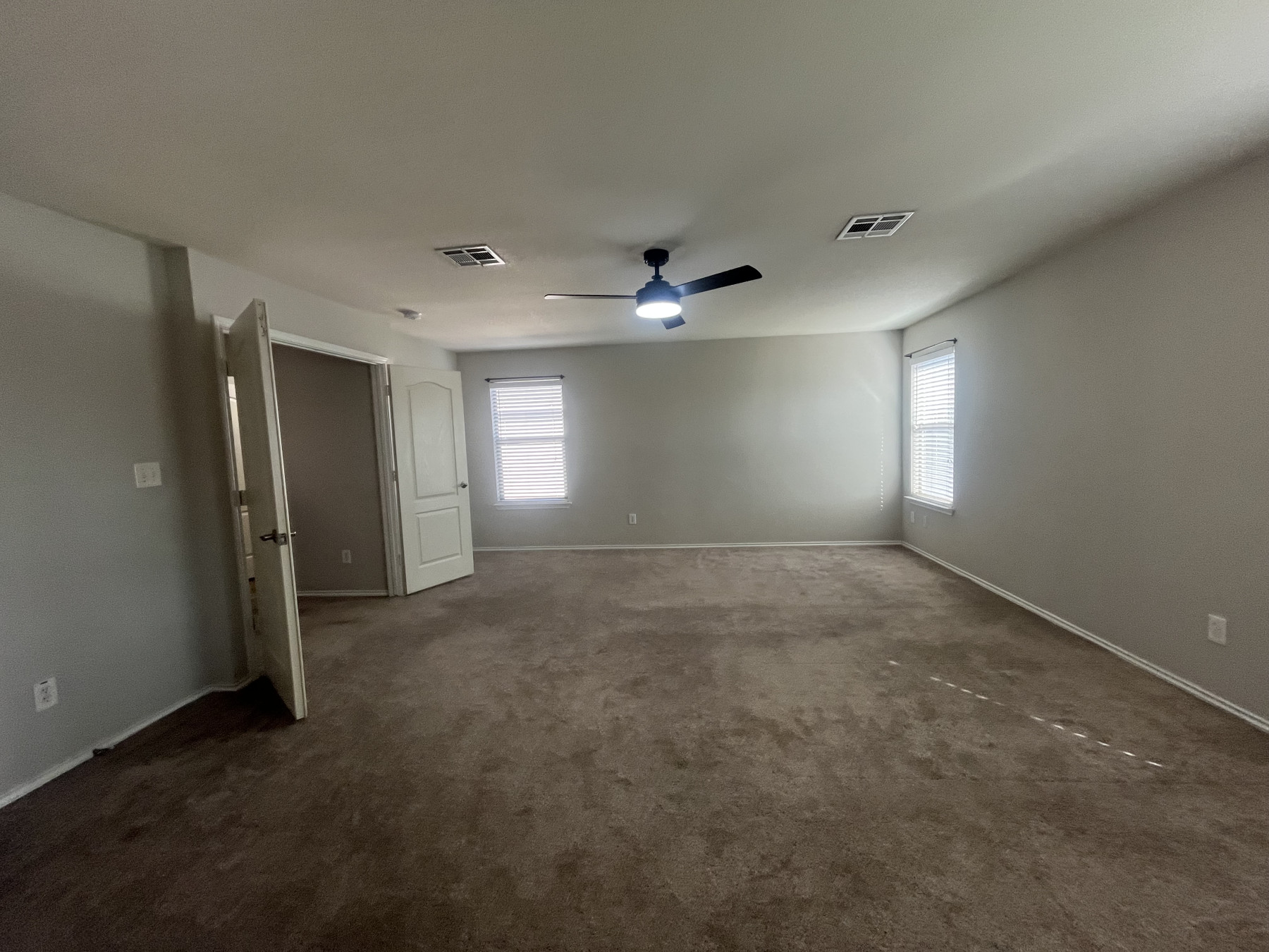 Property image 11 / 18