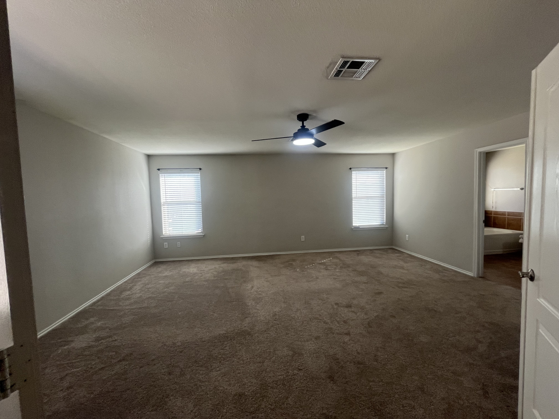 Property image 12 / 18